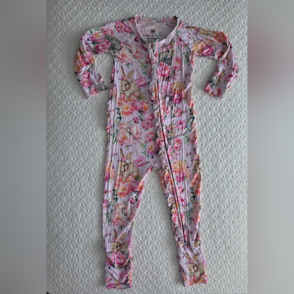 EUC Bums & Roses Some Bunny Special Convertible Ruffle Footie 18-24 Months